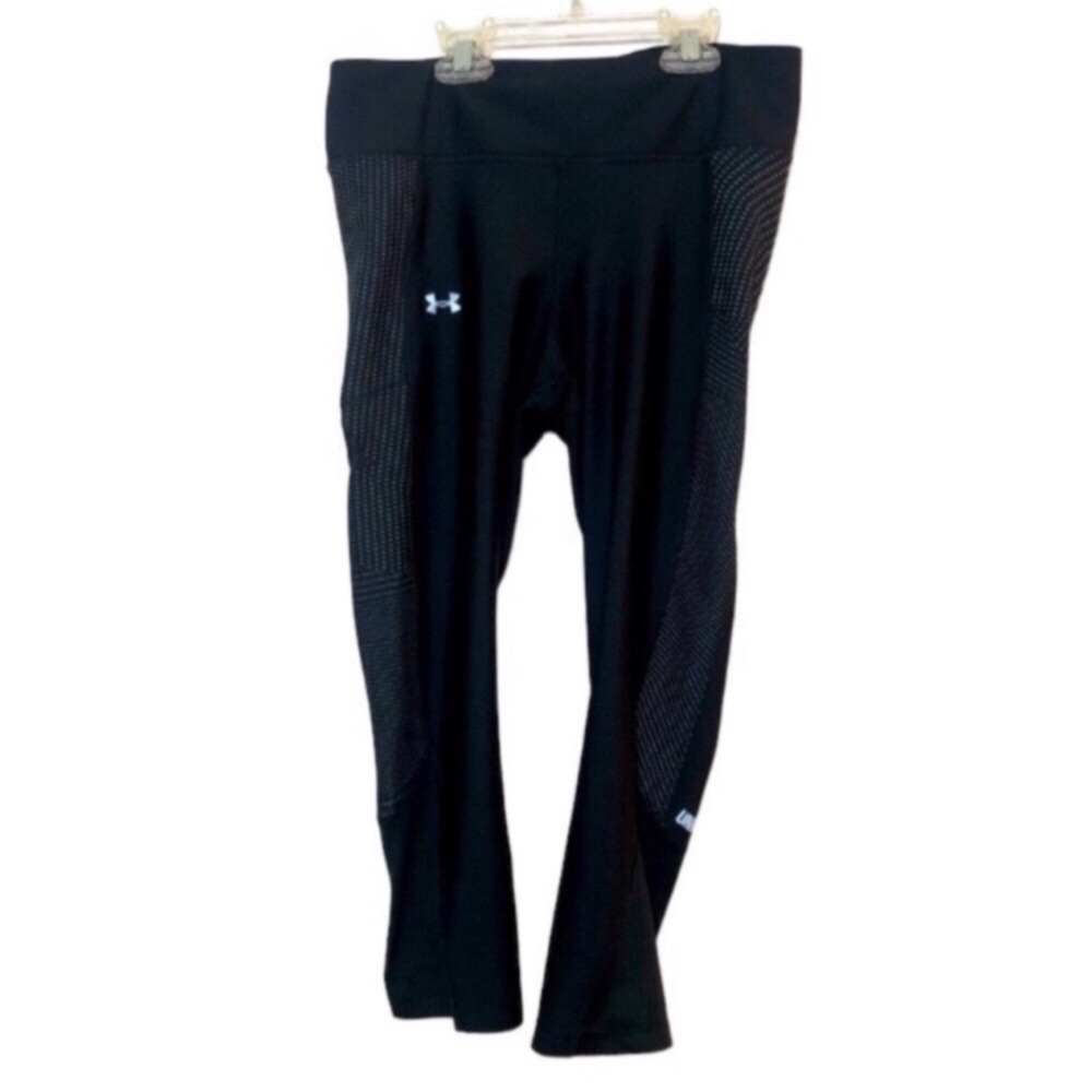 Under Armour Heat Gear Capri Leggings Women’s size Medium with zipper pocket
